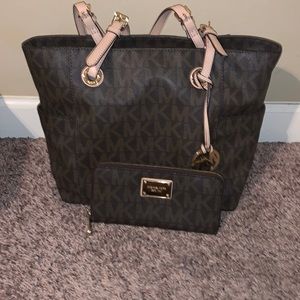 Micheal Kors tote with wallet